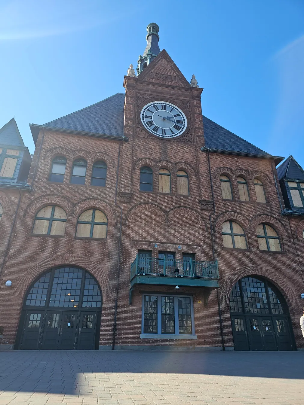 Facade of the CRRNJ